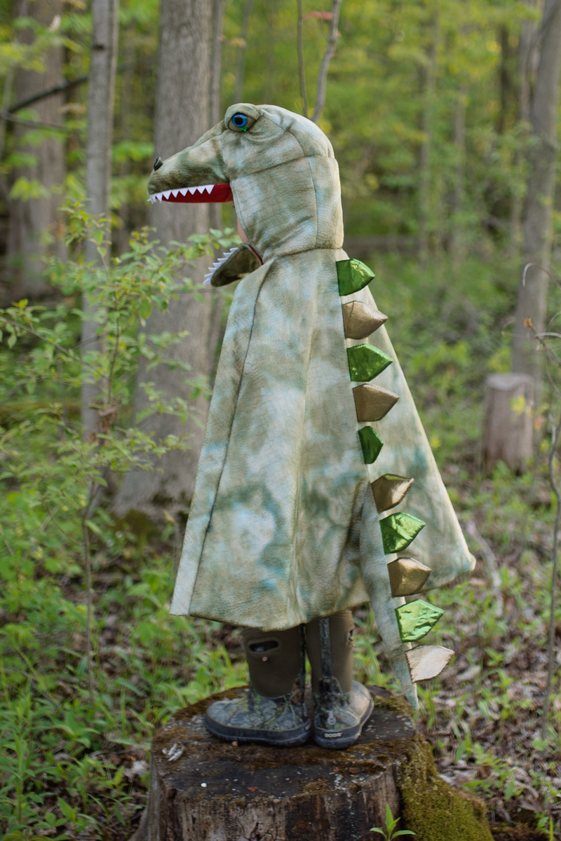 Grandasaurus T-Rex Cape with Claws by Great Pretenders